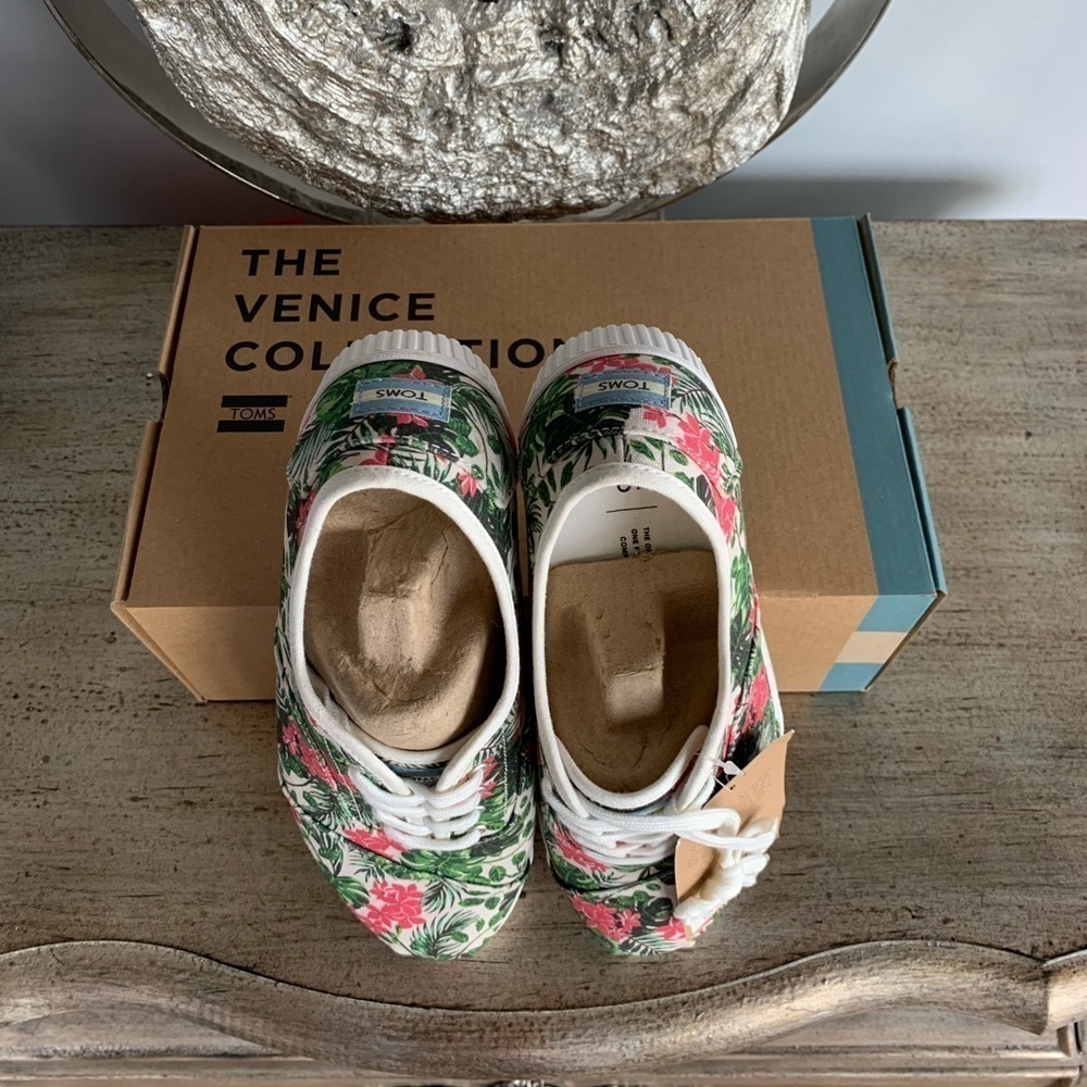 TOMS Cordoned Indio Multi Floral Canvas Sneakers - Picture 5 of 8